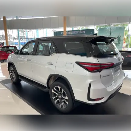 Toyota Fortuner Legender